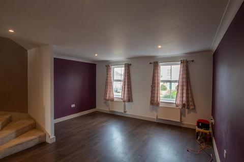 3 bedroom end of terrace house to rent, Ruffles Road, Haverhill CB9