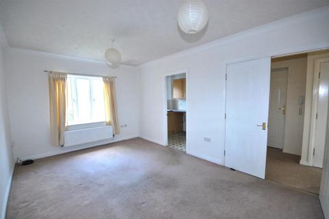 2 bedroom apartment to rent, Willow Brook Close, Malton YO17