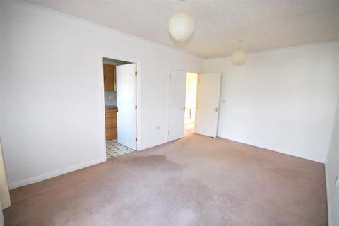 2 bedroom apartment to rent, Willow Brook Close, Malton YO17