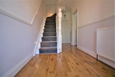 4 bedroom end of terrace house to rent, Bournewood Road, London