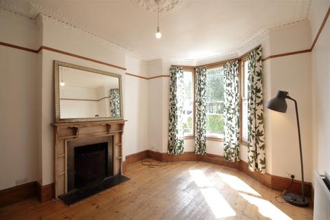 1 bedroom flat for sale, Holmewood Gardens, Brixton SW2