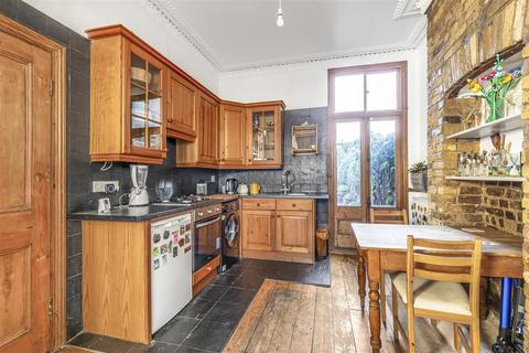 1 bedroom flat for sale, Holmewood Gardens, Brixton SW2