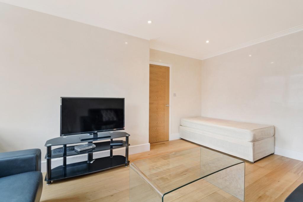 Apartment in London - View 2