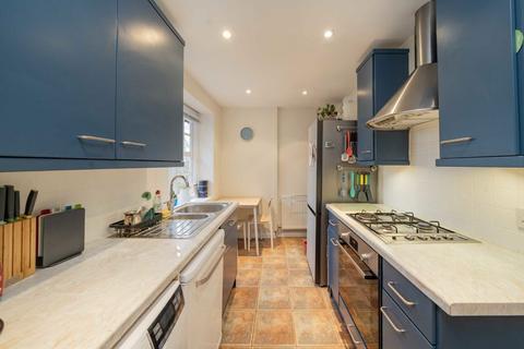 2 bedroom flat for sale, Hampstead Way, London NW11