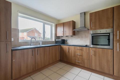 3 bedroom terraced house to rent, Brent Path,  Aylesbury,  HP21