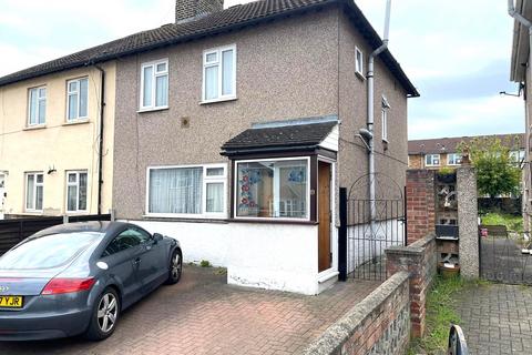 3 bedroom semi-detached house to rent, Lenthall Avenue, Grays RM17