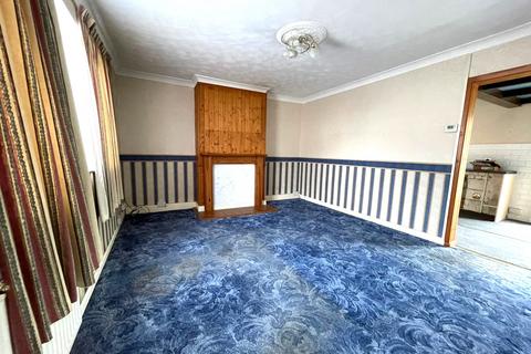 3 bedroom semi-detached house to rent, Lenthall Avenue, Grays RM17