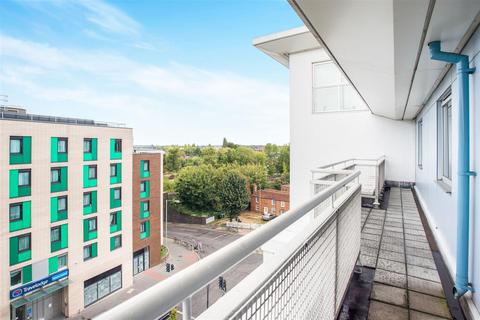 2 bedroom apartment for sale, Hudson House, Station Approach, Epsom