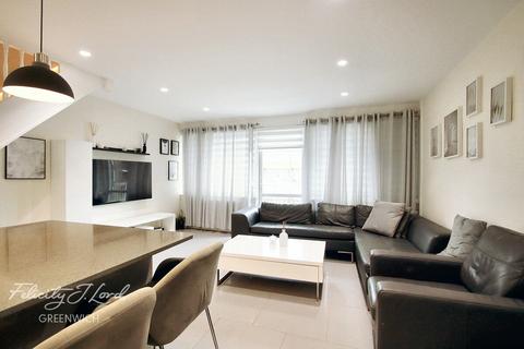 3 bedroom flat to rent, Norman Road, London