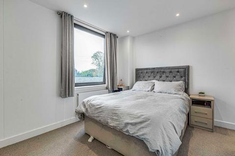 2 bedroom flat for sale, St. Johns Road, Isleworth TW7