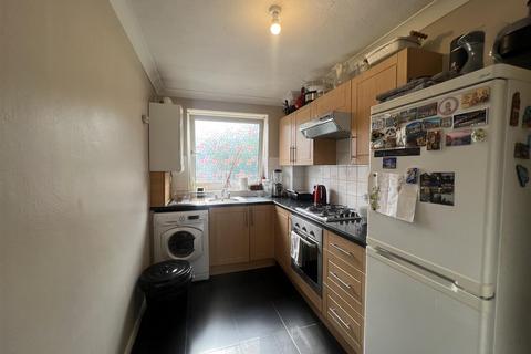 2 bedroom flat to rent, Garner Road London