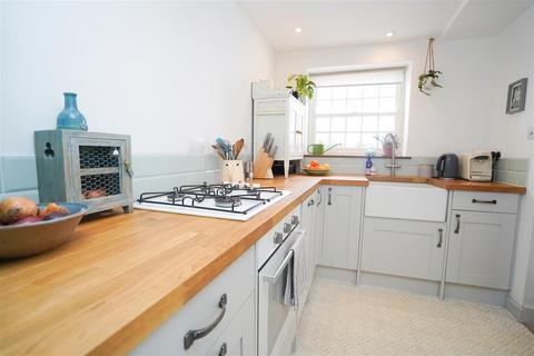 3 bedroom end of terrace house for sale, Market Street, Appledore, Bideford