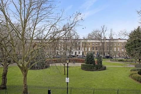 1 bedroom flat to rent, Tredegar Square, London