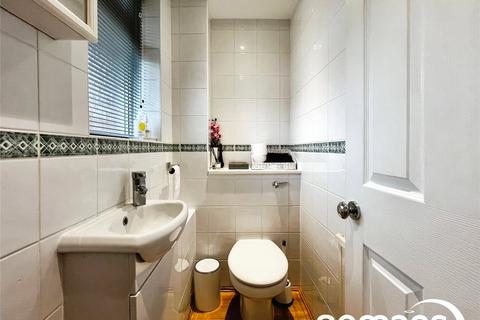 72 Tithe Barn Drive, Maidenhead, SL6 2DE
