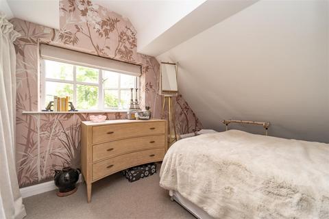 192 College Road, Manchester, M16 0AA