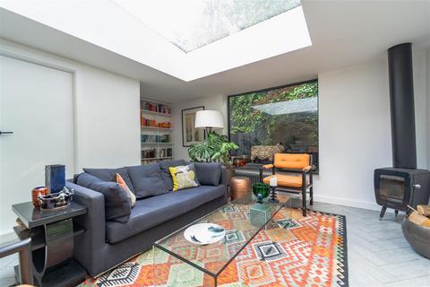 192 College Road, Manchester, M16 0AA