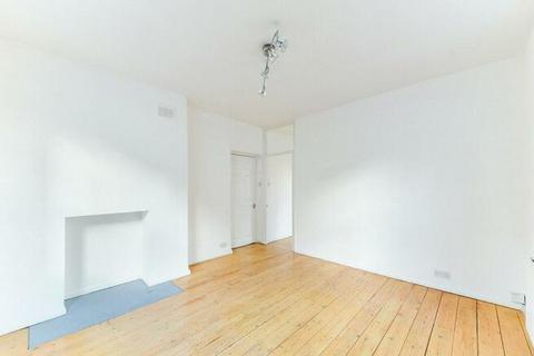 2 bedroom flat to rent, Cambridge Heath Road, London