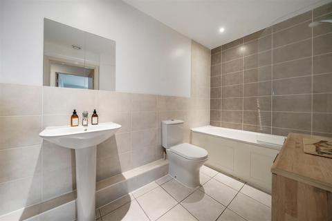 2 bedroom flat for sale, Greenview Drive, Raynes Park SW20