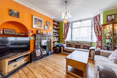 3 bedroom terraced house for sale, Biddlestone Road, Newcastle Upon Tyne