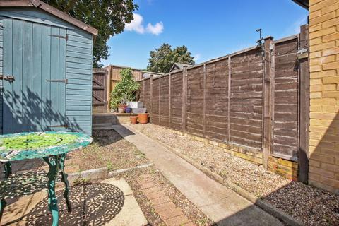 10 Wainwright Grove, Isleworth, TW7 7PU