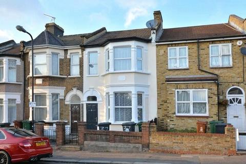 3 bedroom terraced house to rent, Raglan Road, Walthamstow, London, E17