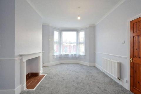 3 bedroom terraced house to rent, Raglan Road, Walthamstow, London, E17