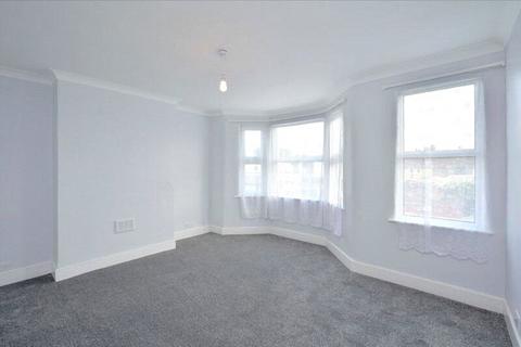 3 bedroom terraced house to rent, Raglan Road, Walthamstow, London, E17