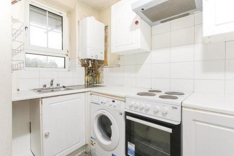 3 bedroom flat to rent, Pott Street, London