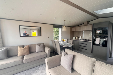 2 bedroom lodge for sale, Twyning