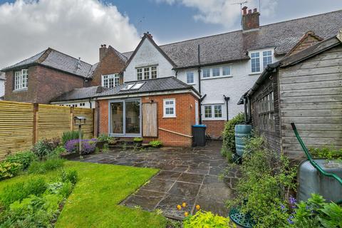 4 bedroom semi-detached house to rent, Greenway, Berkhamsted HP4