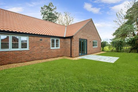 4 bedroom detached bungalow for sale, Station Road, Hillington