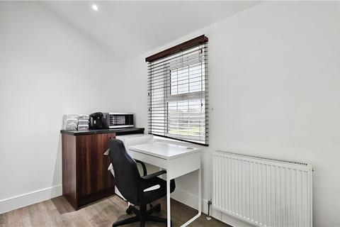 1 bedroom end of terrace house to rent, Kestrel Avenue, Staines-upon-Thames, Surrey, TW18