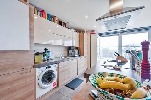 3 bedroom flat for sale, Atrium Heights, Deptford, London, SE8