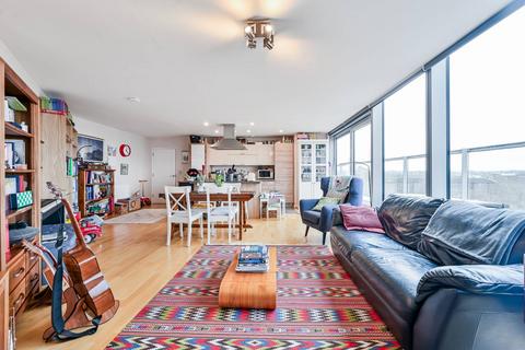 3 bedroom flat for sale, Atrium Heights, Deptford, London, SE8