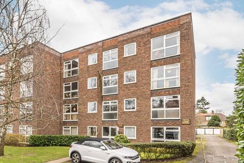 2 bedroom flat for sale, Waldegrave Park, Strawberry Hill TW1