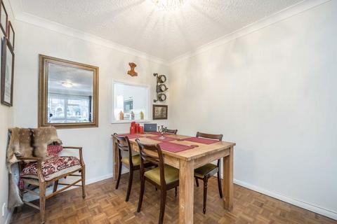 2 bedroom flat for sale, Waldegrave Park, Strawberry Hill TW1