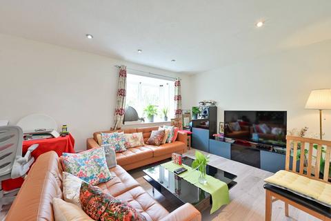 1 bedroom flat to rent, Frogmore, Wandsworth Town, London, SW18