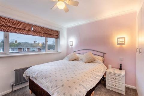 16 Downs Road, Yalding, Maidstone, ME18 6JE