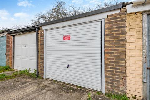 16 Downs Road, Yalding, Maidstone, ME18 6JE