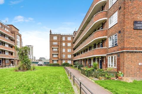 2 bedroom flat to rent, Old Kent Road Bermondsey SE1