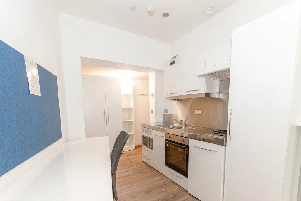 Apartment in Bristol - More