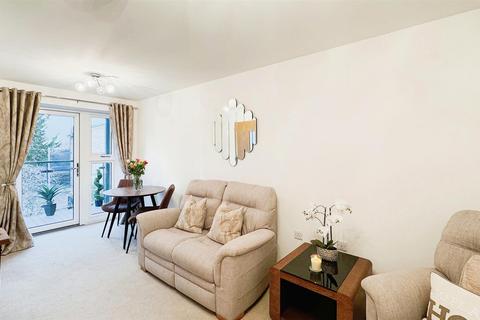 1 bedroom apartment for sale, Lionheart Court, Sewardstone Road, Waltham Abbey