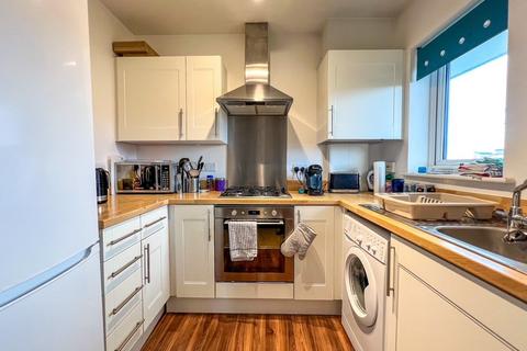 2 bedroom apartment to rent, Guillemot Road, Portishead, Bristol, Somerset, BS20