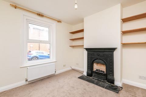 2 bedroom terraced house to rent, Greenhill Avenue, Winchester, SO22