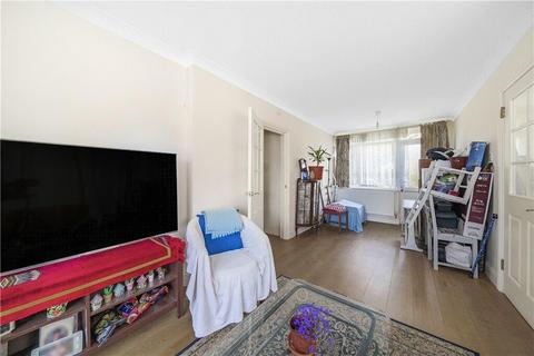 2 bedroom flat for sale, Ray Gardens, Stanmore HA7