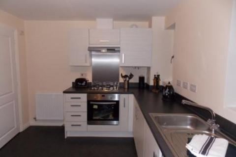 2 bedroom flat to rent, Smallhill Road, Telford TF4