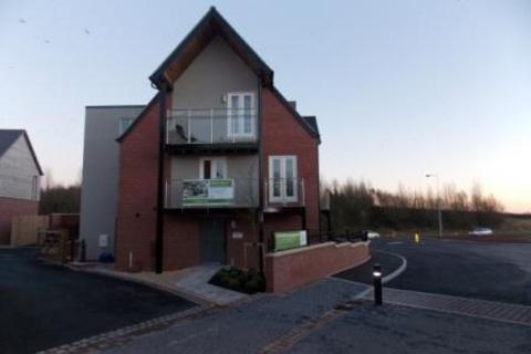 2 bedroom flat to rent, Smallhill Road, Telford TF4