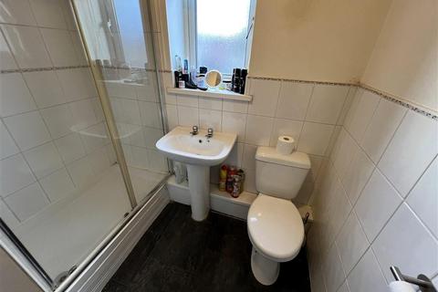 2 bedroom apartment for sale, Elizabeth Drive, Castleford