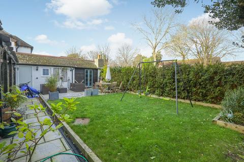 4 bedroom detached house for sale, Bromstone Road, Broadstairs, CT10