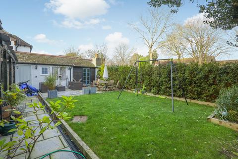 4 Bromstone Road, Broadstairs, CT10 2HA
